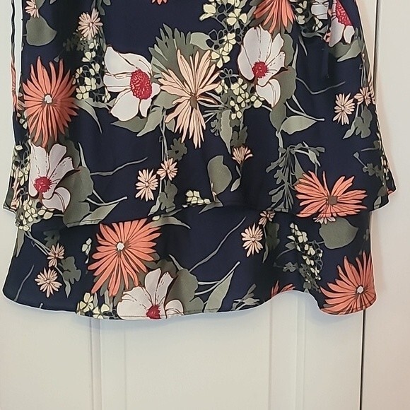 Banana Republic Tropical Floral Tiered Tank Adjustable Strap Top Size S - Picture 4 of 8
